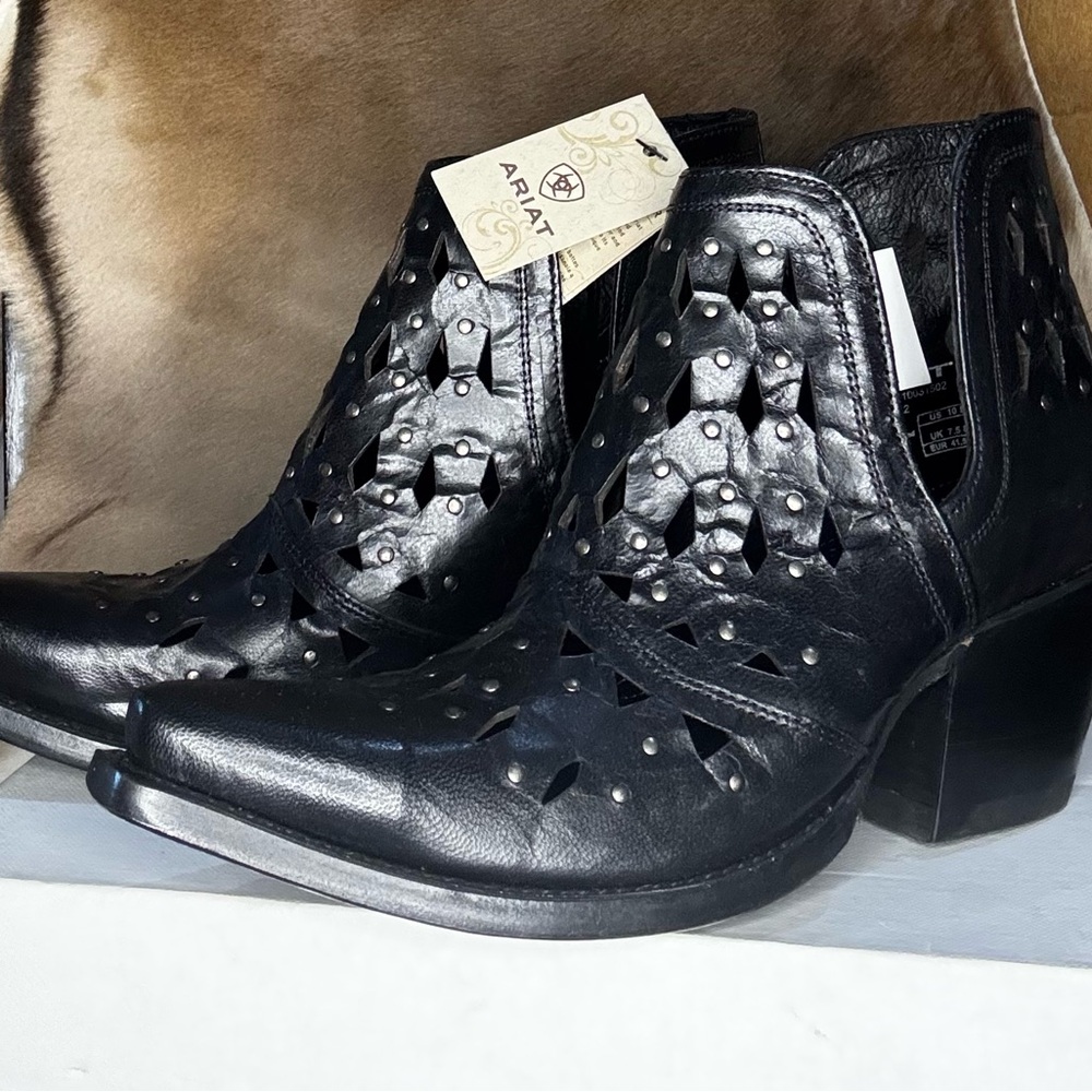 Ariat Black Ankle Boots NWT